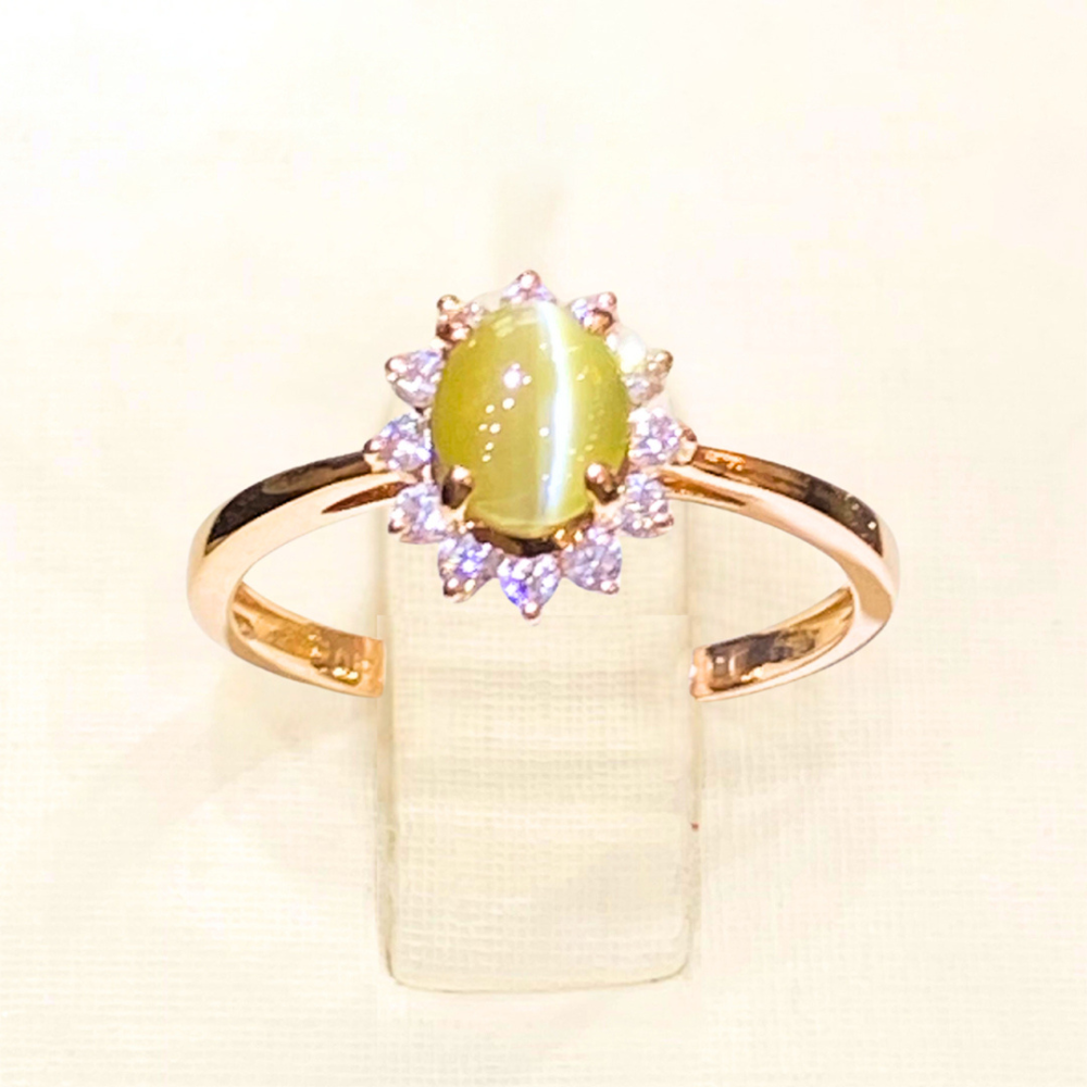 1.07 Ct Cat’s Eye & 0.17 Ct Diamond Ring in 18K Rose Gold