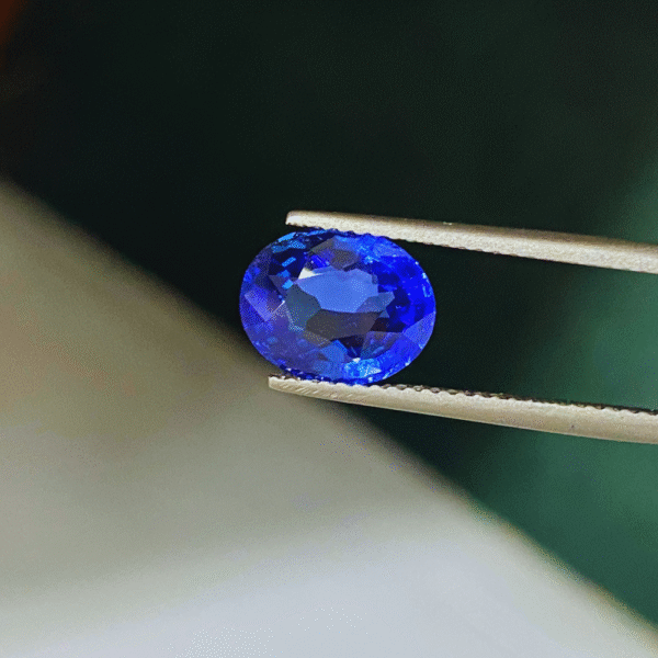3.30 Ct Unheated Vivid Blue Sapphire