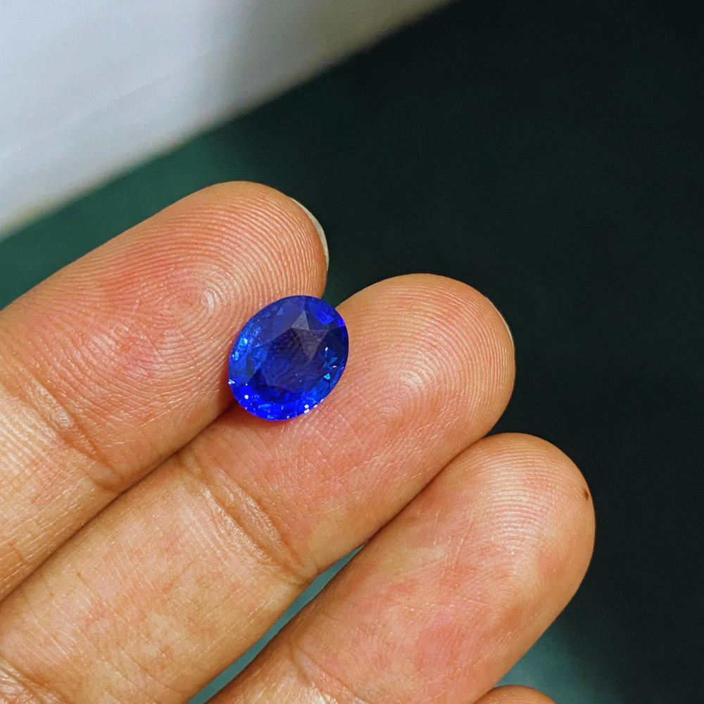 3.30 Ct Unheated Vivid Blue Sapphire