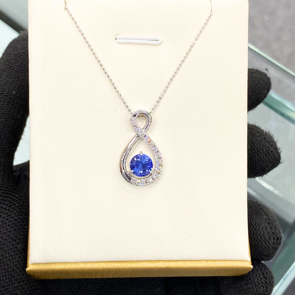 Pendant 8