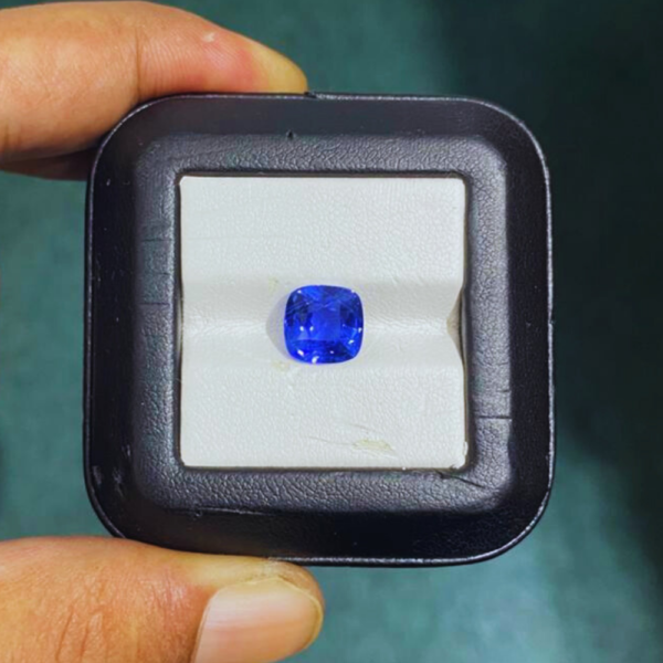 4.23 Ct Unheated Vivid Blue Sapphire