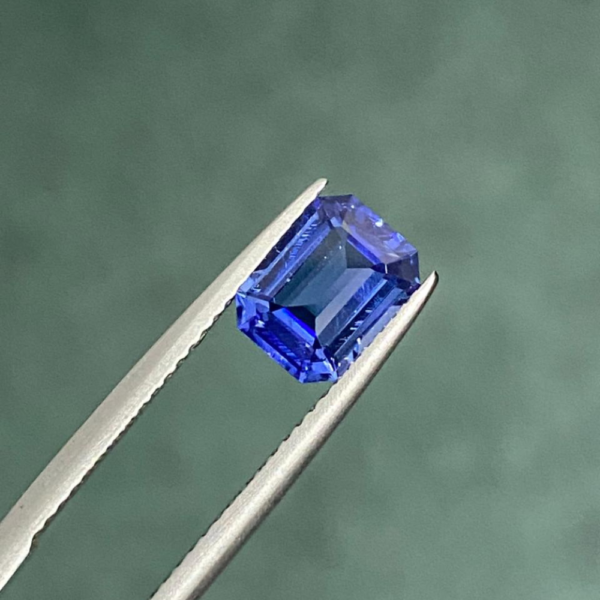 1.95 Ct Unheated Vivid Blue Sapphire
