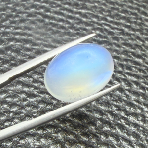 9.62 Ct Moonstone - 2 | Rainbow Gems 9.62 Ct Moonstone